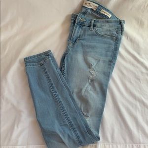 Hollister low rise ripped super skinny jeans 1S
